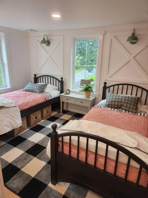 Pocono - Fully Renovated 1881 *